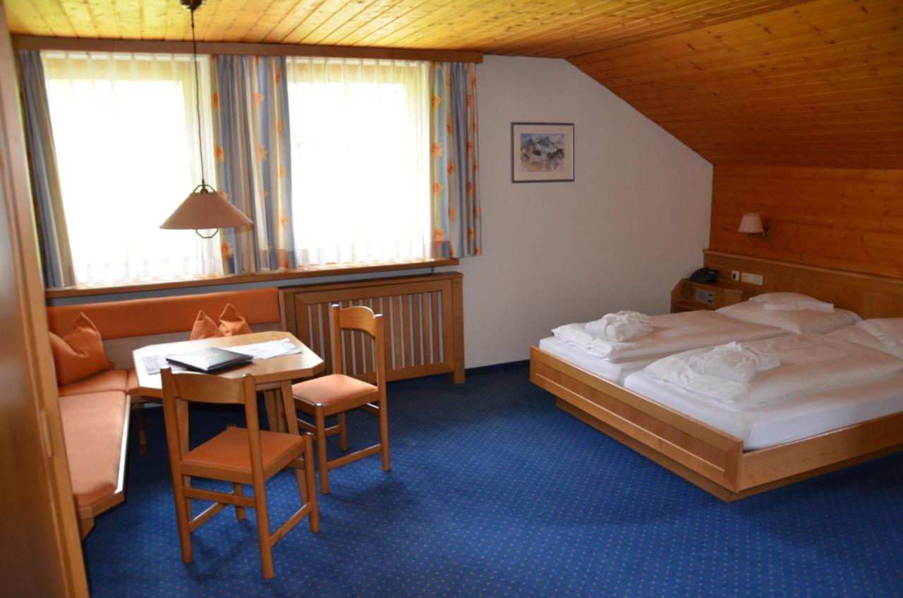 Posthotel Roessle Gaschurn Chambre photo